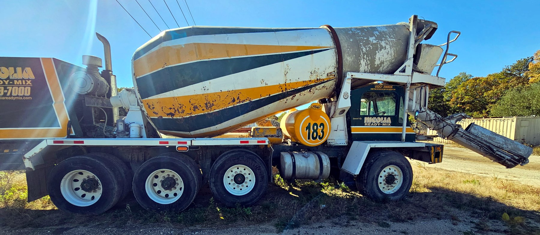 2000 Oshkosh S-Series Front Discharge Mixer